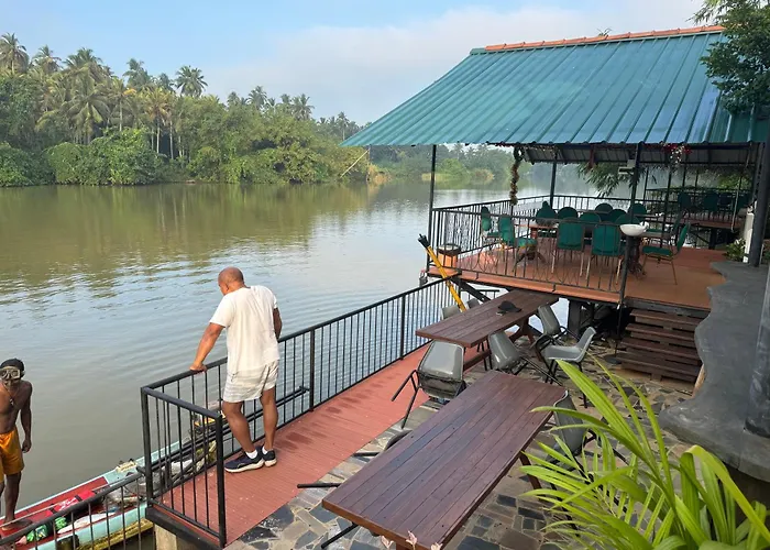 Rivershore Villas